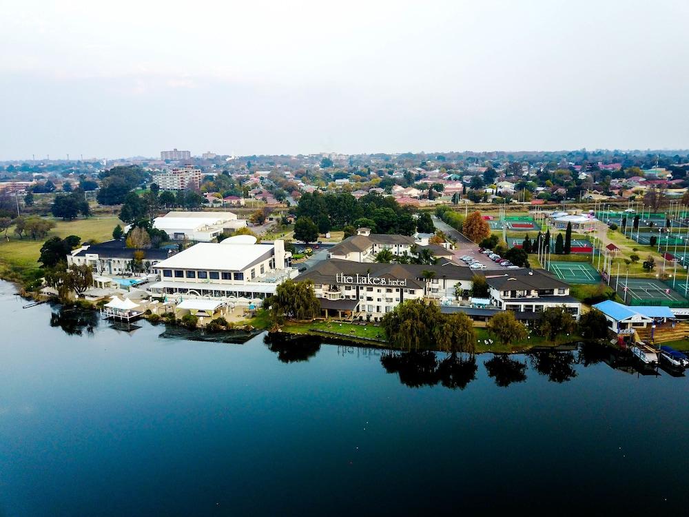 The Lakes Hotel & Conference Centre Benoni Exterior foto